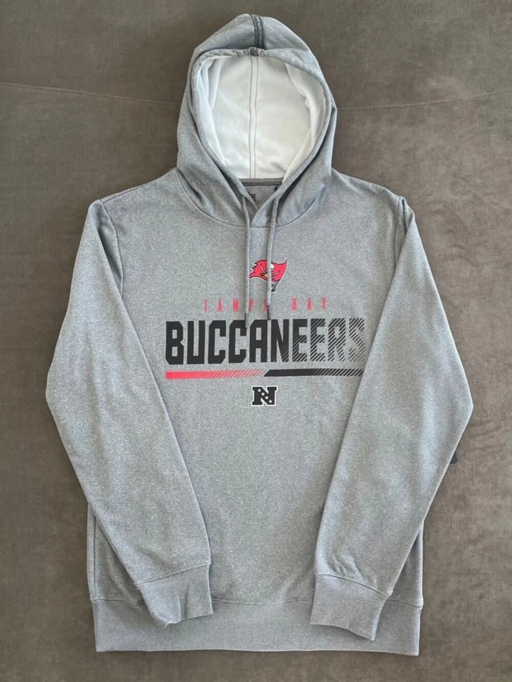 NFL Team Apparel Tampa Bay Buccaneers Grey LS Drawstring Hoodie Men's Size S NWT